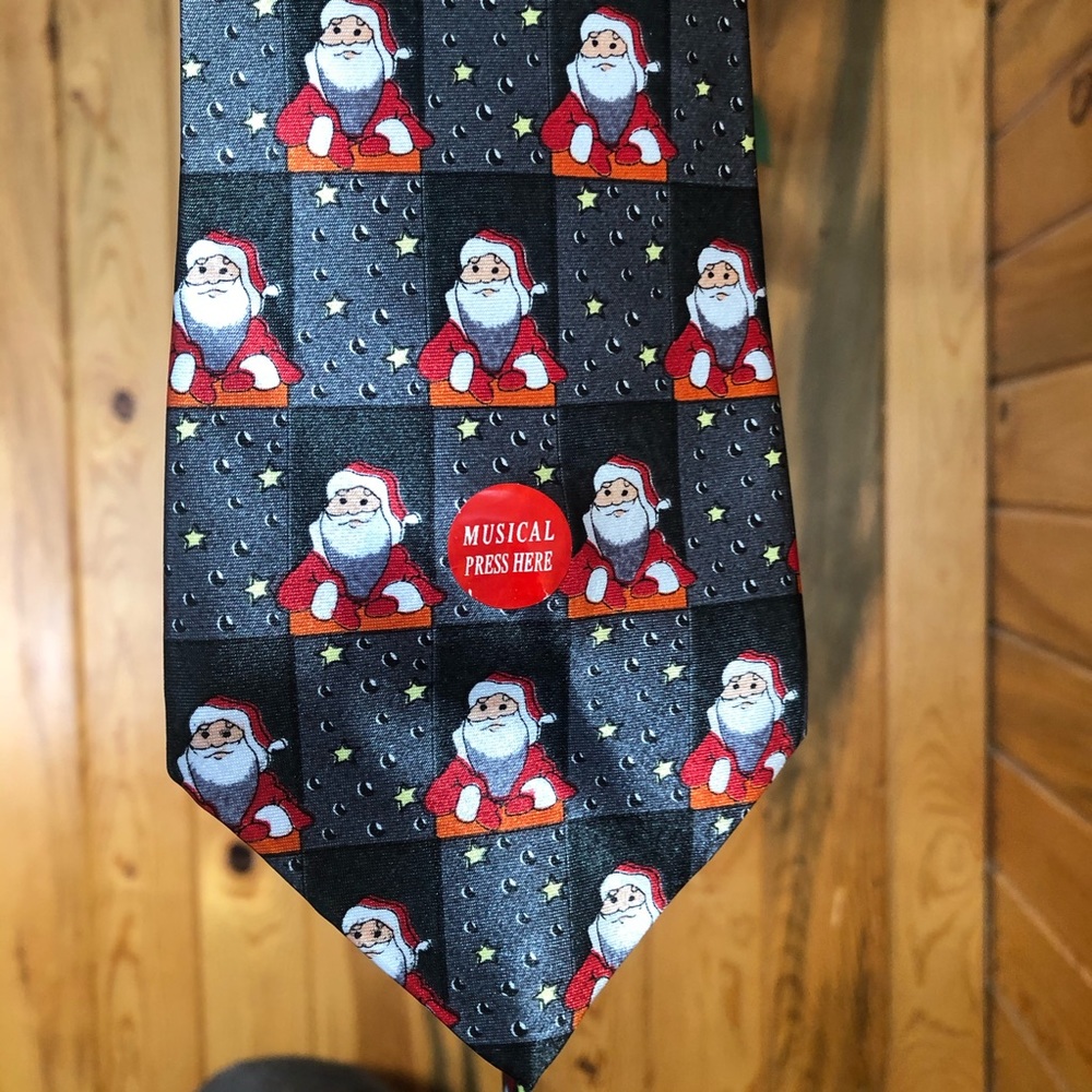 Christmas musical tie attribute